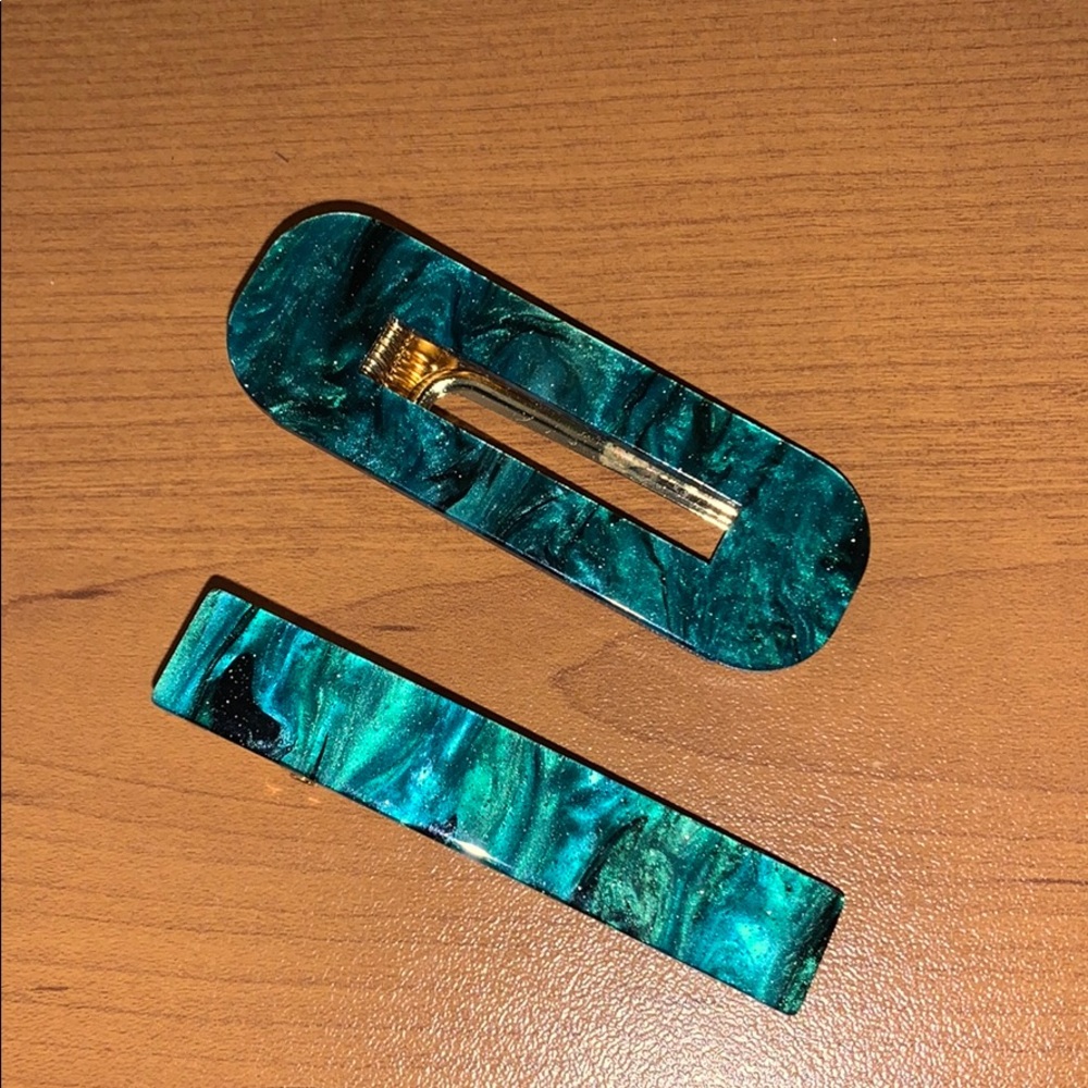 Blue hair pin set